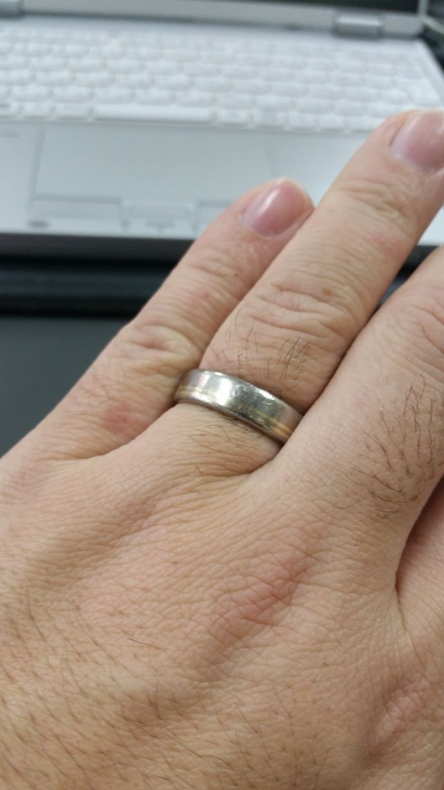 やや幅のあるデザインもやわらかい印象