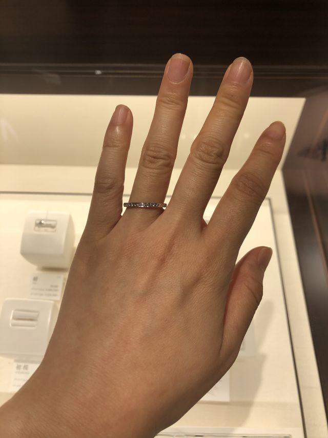 エタニティリングでキラキラしていて綺麗！