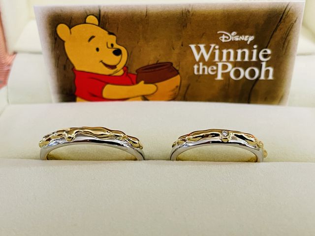 ずっと欲しかったプーさんのハチミツデザインの指輪です。