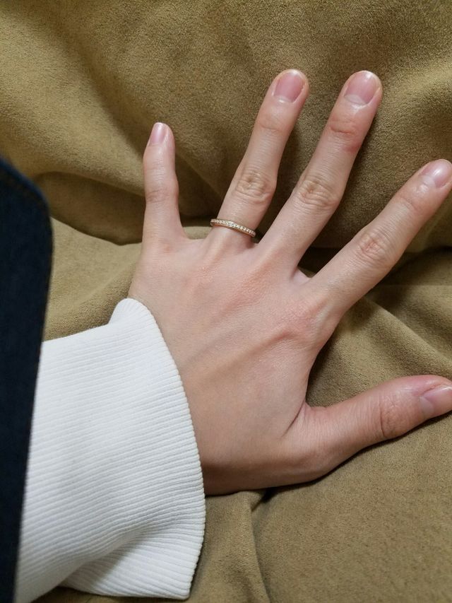 指輪を付けた状態