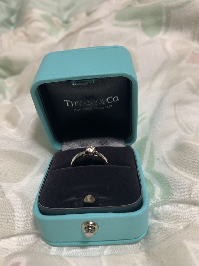 指輪の着用に慣れていない私はつけ心地を意識して選びました。