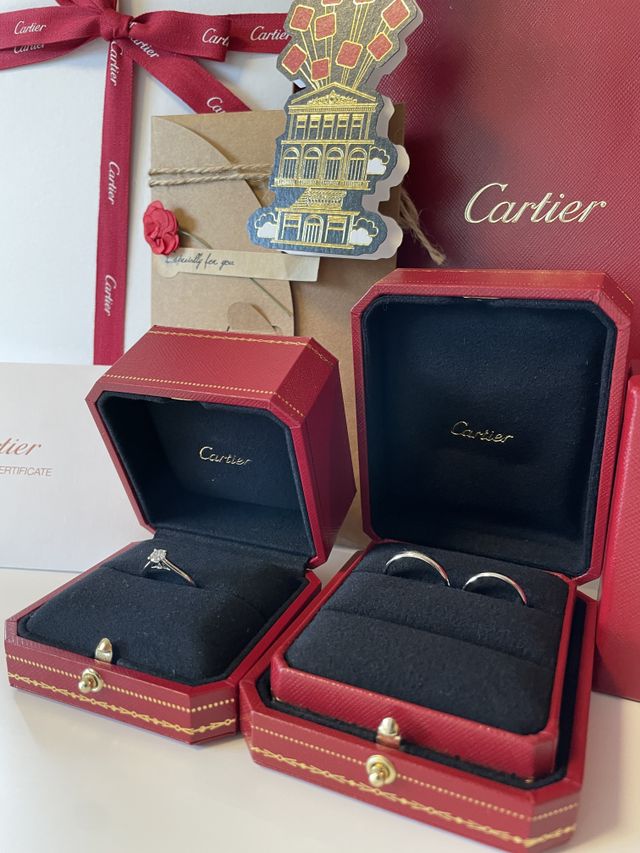 
ダイアモンドの輝きがとても美しい指輪で重ね付けも可愛いです