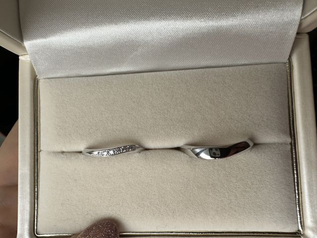 ダイヤモンドがキラキラしてとっても可愛いです。