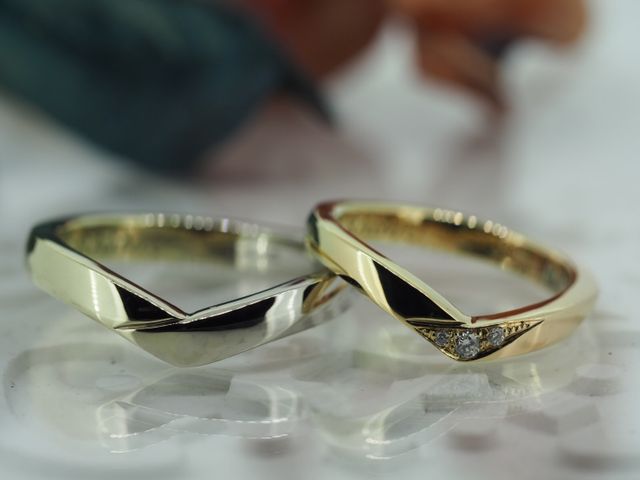 左、ライムとブラックゴールド
右、ライムとオレンジ