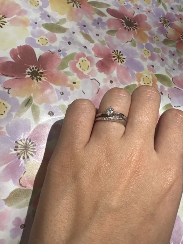 婚約指も4°Cで、二つ合わせにしてもぴったり合いました！