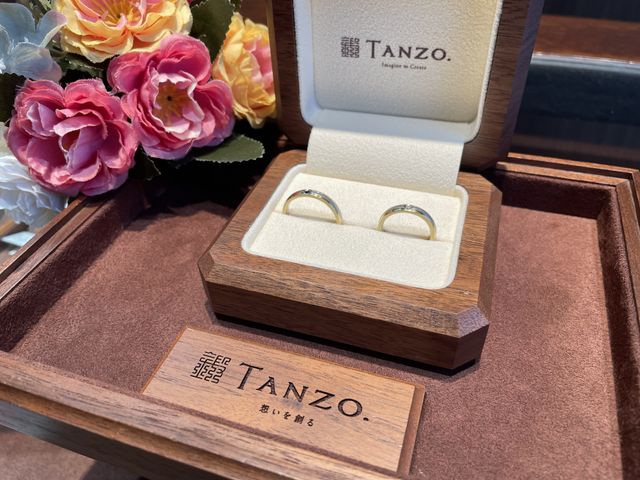 2人でこだわり抜いたデザインの指輪です！