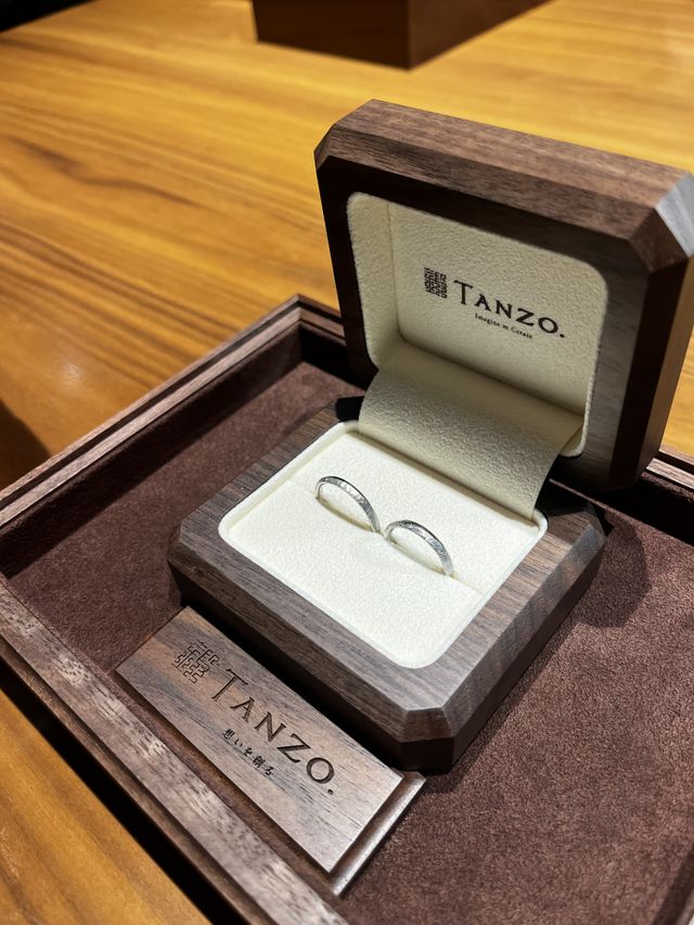 オーダーメイドした結婚指輪です。