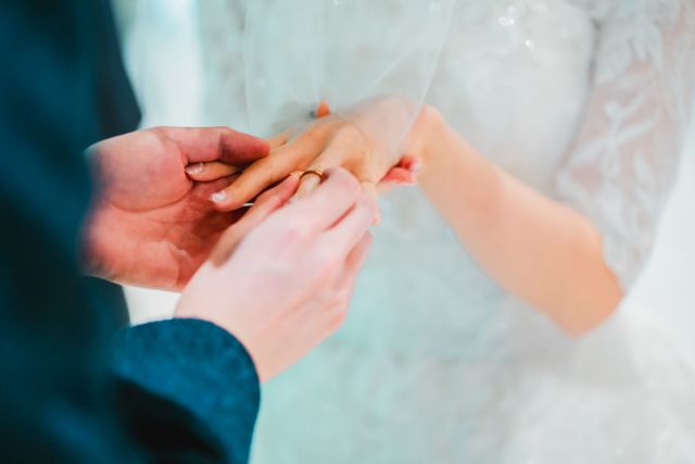 ピンクゴールドです