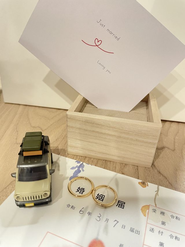 2人ともイエローゴールドにしました。シンプルでおしゃれで満足