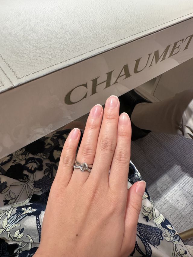 一粒ダイヤの指輪と重ねづけした際のイメージです。