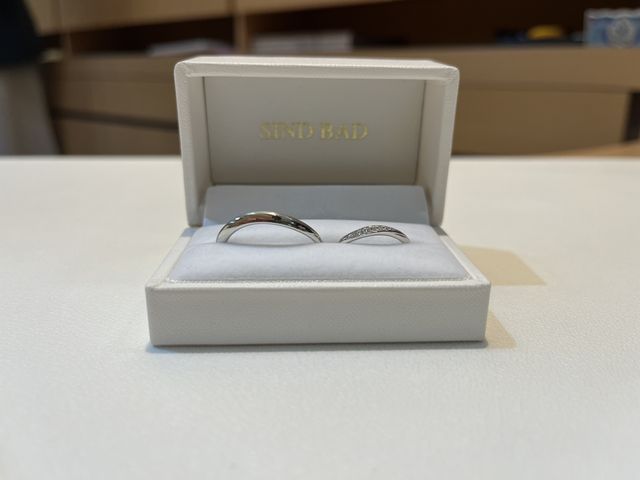 指輪ケース付きの写真です。
ケースは3種類から選択可能。