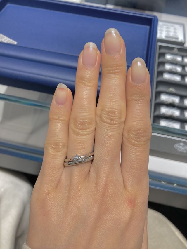 結婚指輪のbright plumageと重ね付け