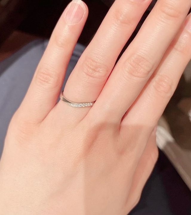 ウェーブデザインの指輪が似合うと言われ試着しました