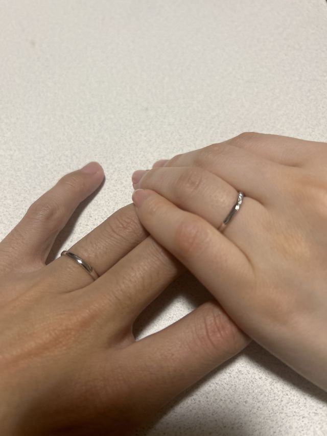 着用した時の写真。
デザインもよくつけやすいです。