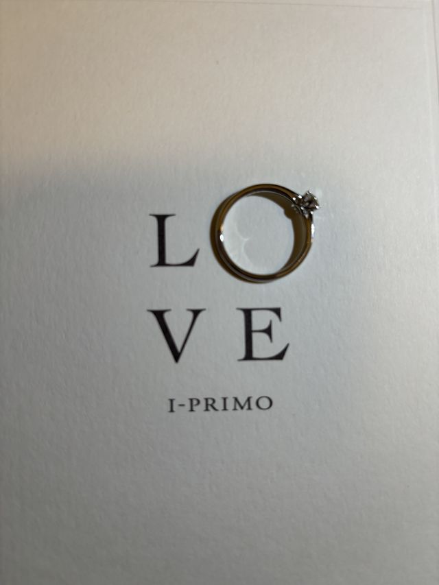 重ね付けできるシンプルなデザインが気に入っています。