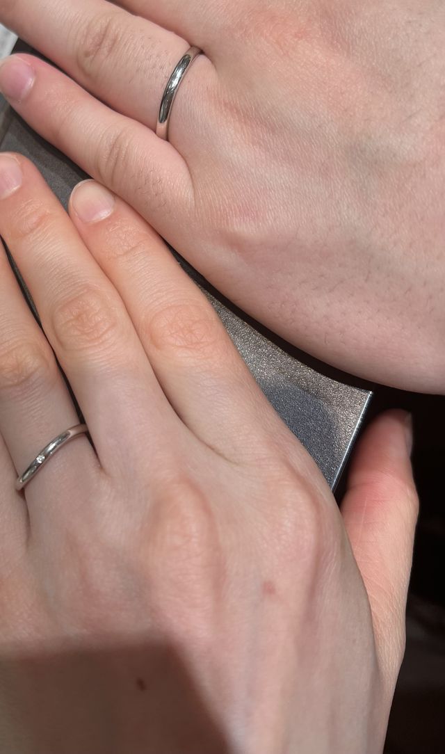 ゆるいウェーブのデザインです。