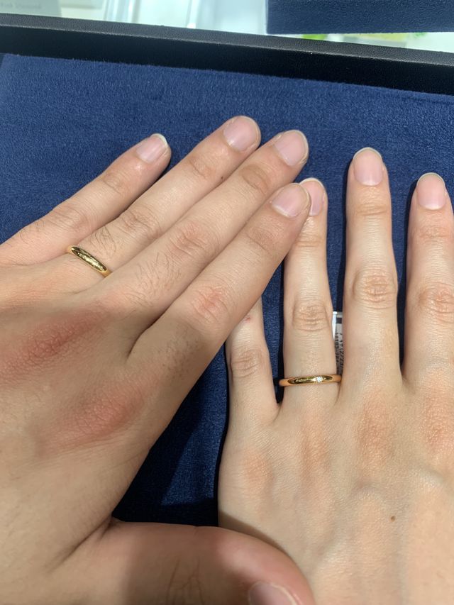 シンプルなゴールドリング