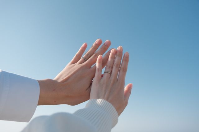 アクセサリーを初めて着ける夫の手にも馴染んでいて大満足です！