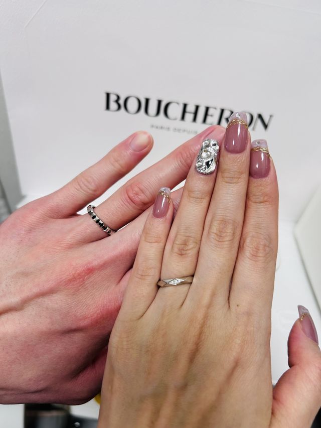 女性8号、男性16号です