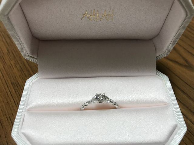 いろんな種類のダイヤのカットがデザインされています