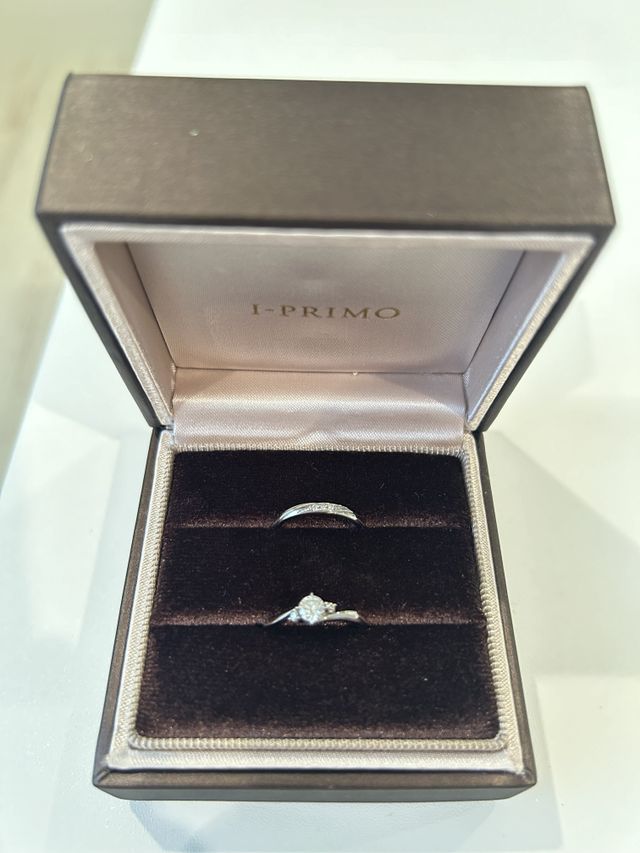 結婚指輪と婚約指輪です