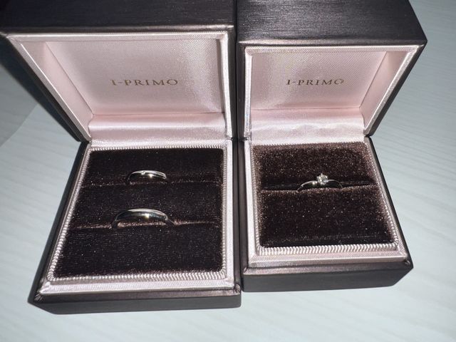 結婚指輪と婚約指輪
3つセットの物ではなくそれぞれ別の物です