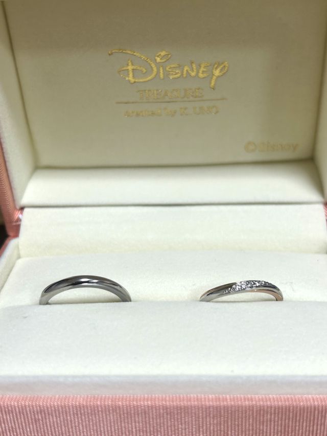 ボックスに入った指輪アップ
