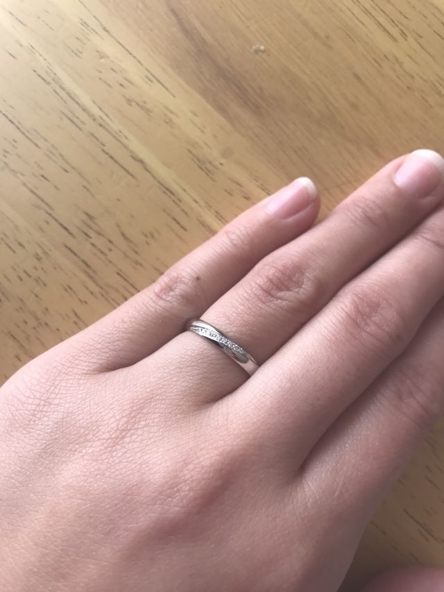 つけた状態。つけ心地がよく、控えめなデザインが素敵です。