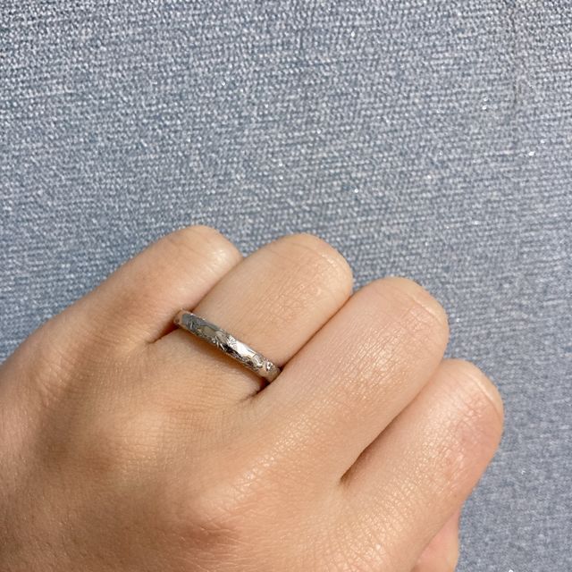 着用時は中の色は見えないので派手になりすぎない。