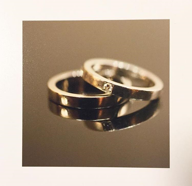 上が私の婚約・結婚指輪で下が主人の結婚指輪です。