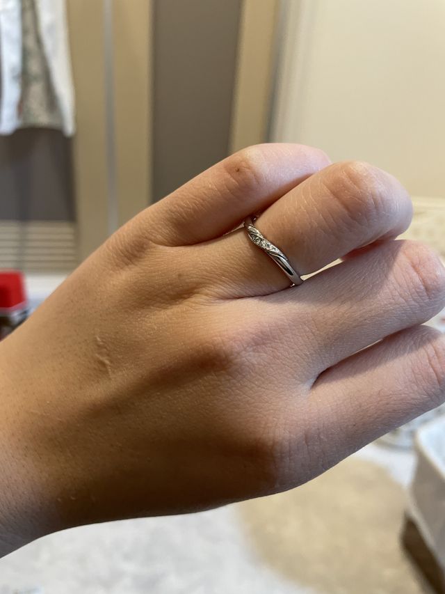 指が細く見えてるやつにしました‼︎