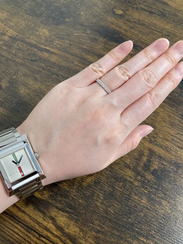 シンプルだけど華やかなデザインです。