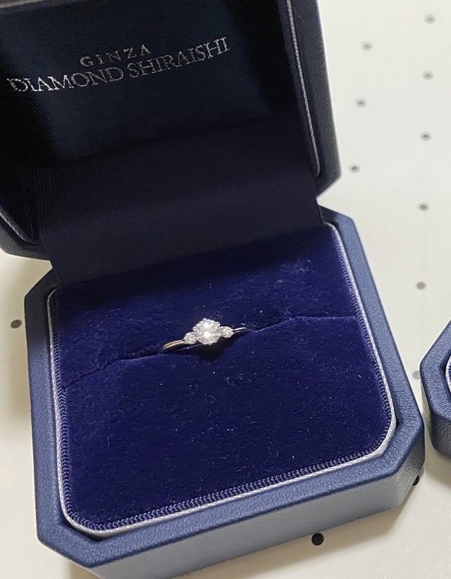 いただいた婚約指輪です。