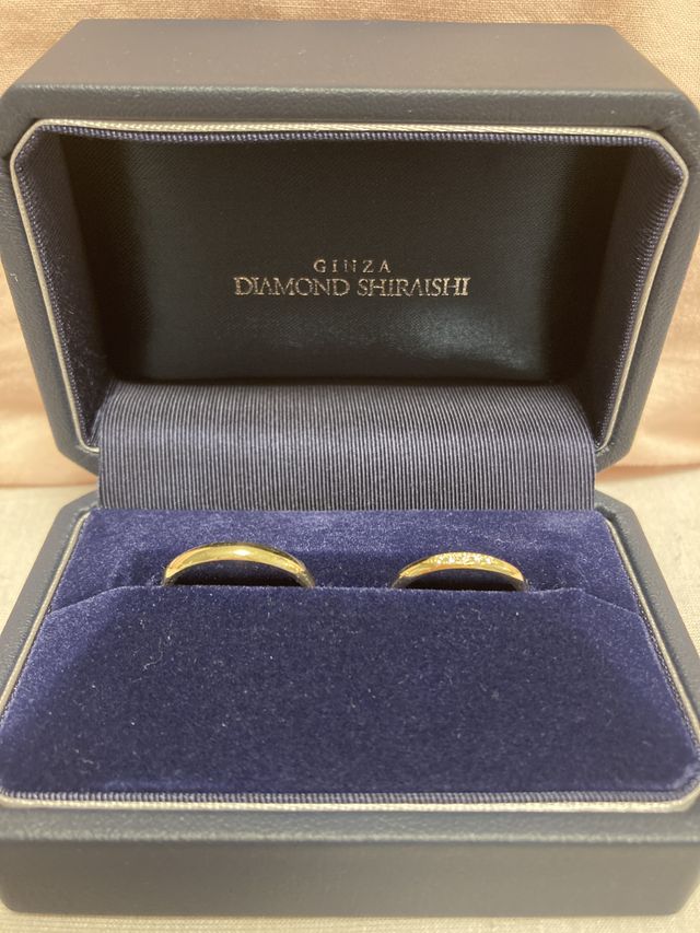 シンプルかつキラキラで、付けると幸せな気持ちになります。