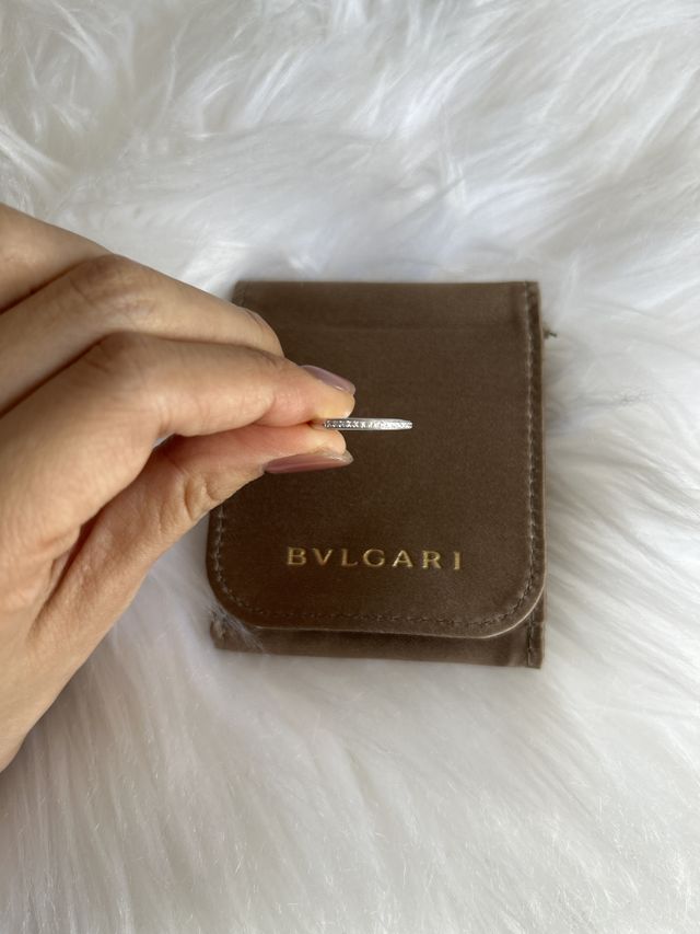 ハーフエタニティです。