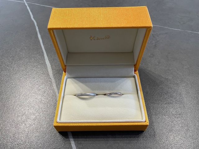 夫（左側）
妻（右側）