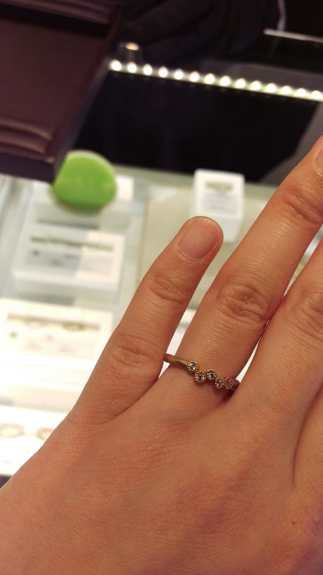 ﾃﾞｻﾞｲﾝが可愛らしいのでｲｴﾛｰｺﾞｰﾙﾄﾞもアリ！