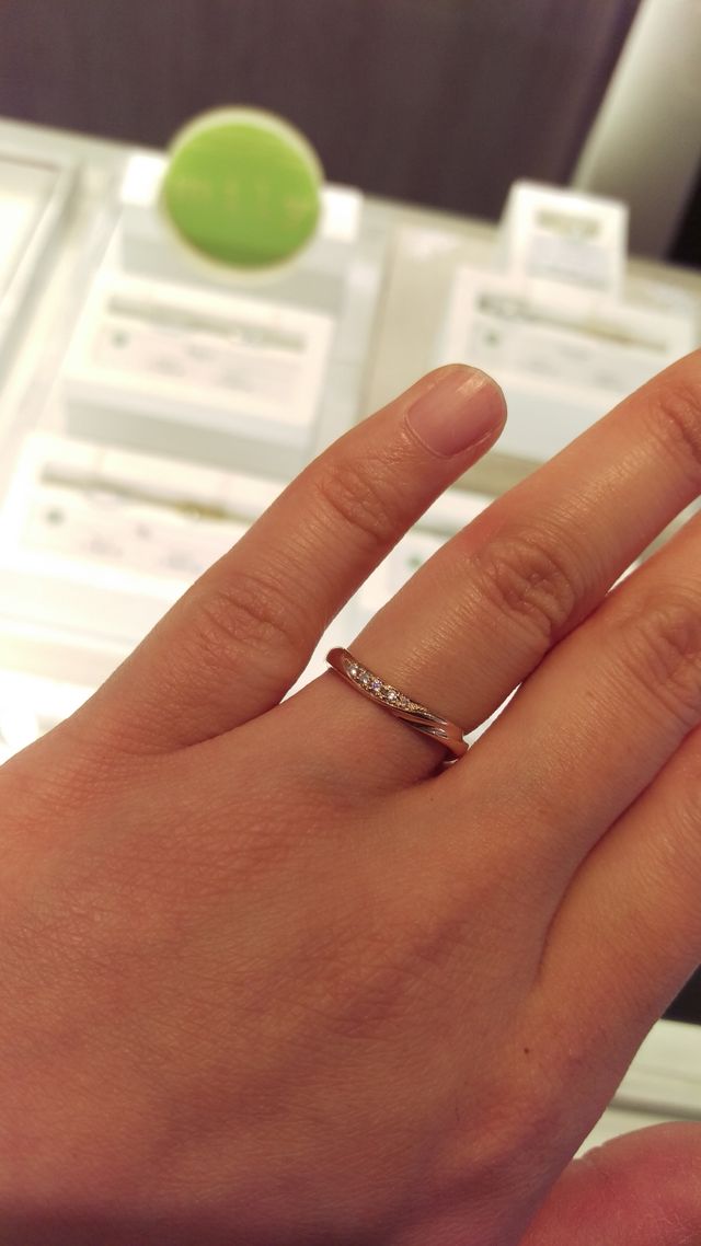 綺麗で可愛くて、私の指に馴染む形状です！