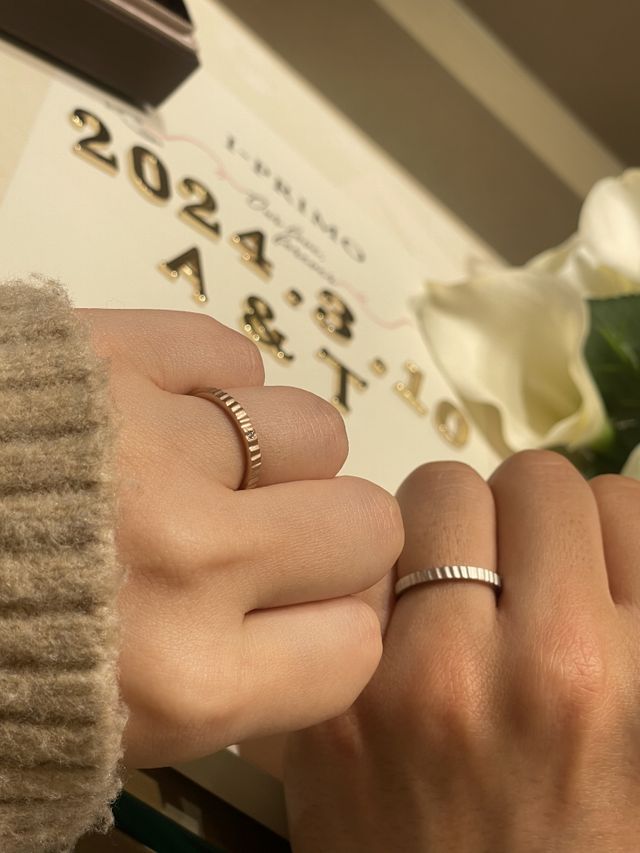 指輪を引き取り着用してすぐの様子です！