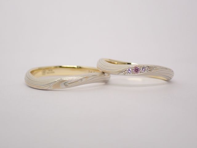 夫婦それぞれの指輪。