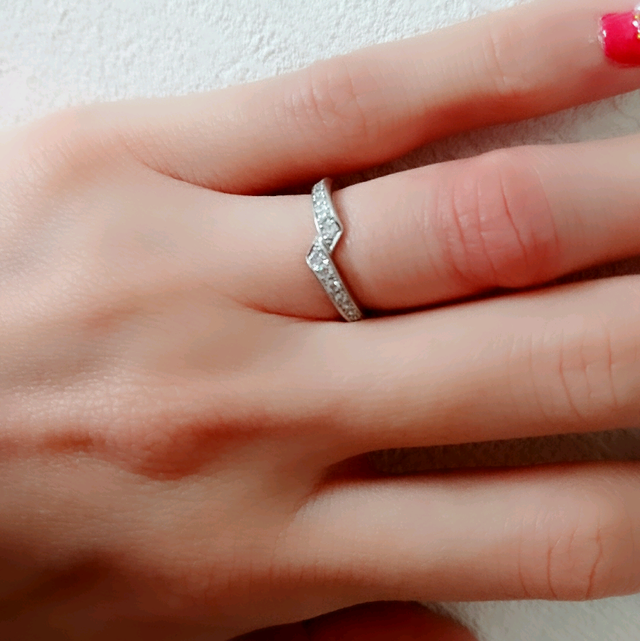 結婚指輪「綾」互いの繋がりを糸の交差する織物に例えた指輪です