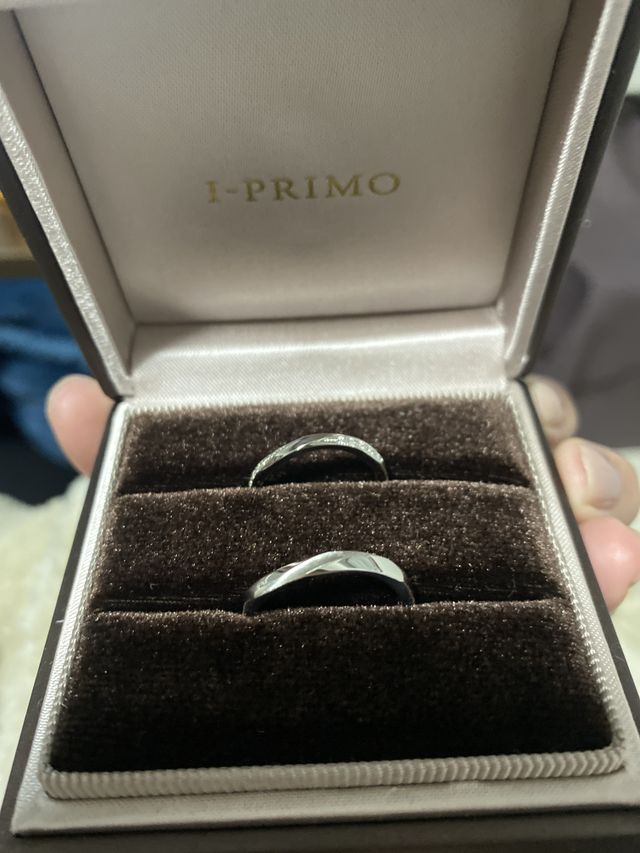 前が旦那用、後ろが妻用
斜めにダイヤが入っている