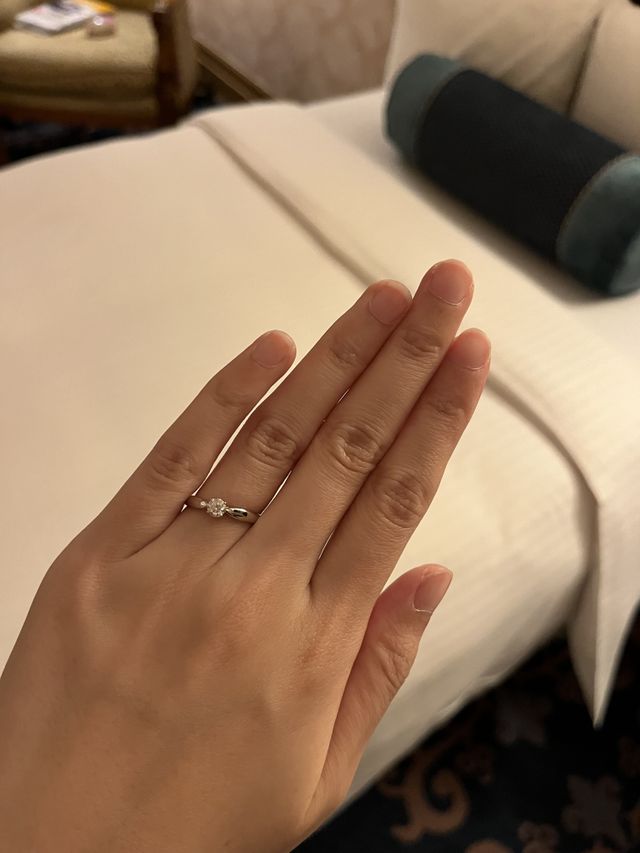 着用サイズは10号です。
期日サイズ直ししてもらいました。