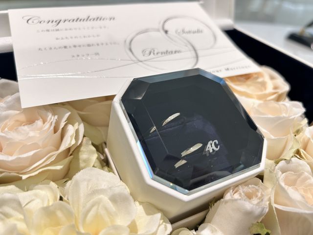 受取時の参考に、ケースに入った写真です
