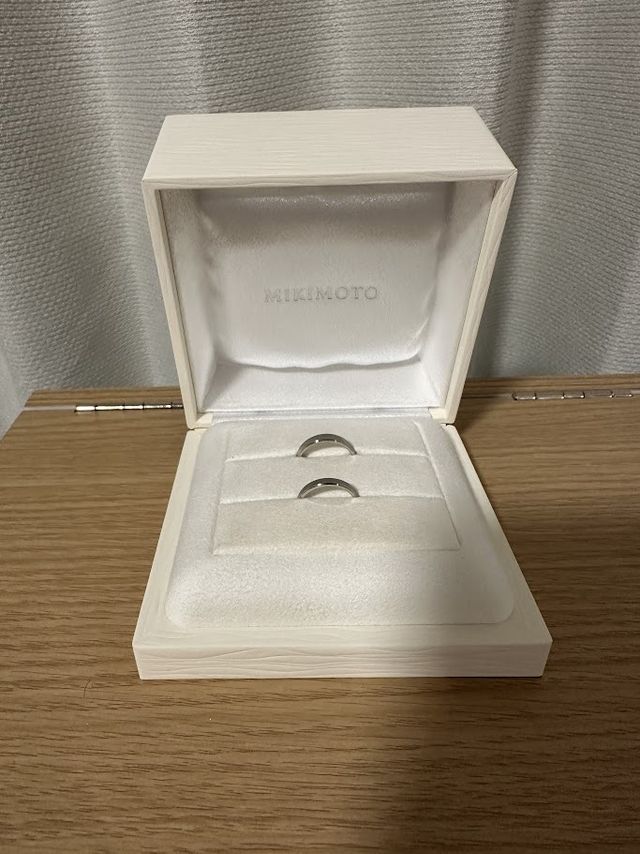 ボックスと指輪