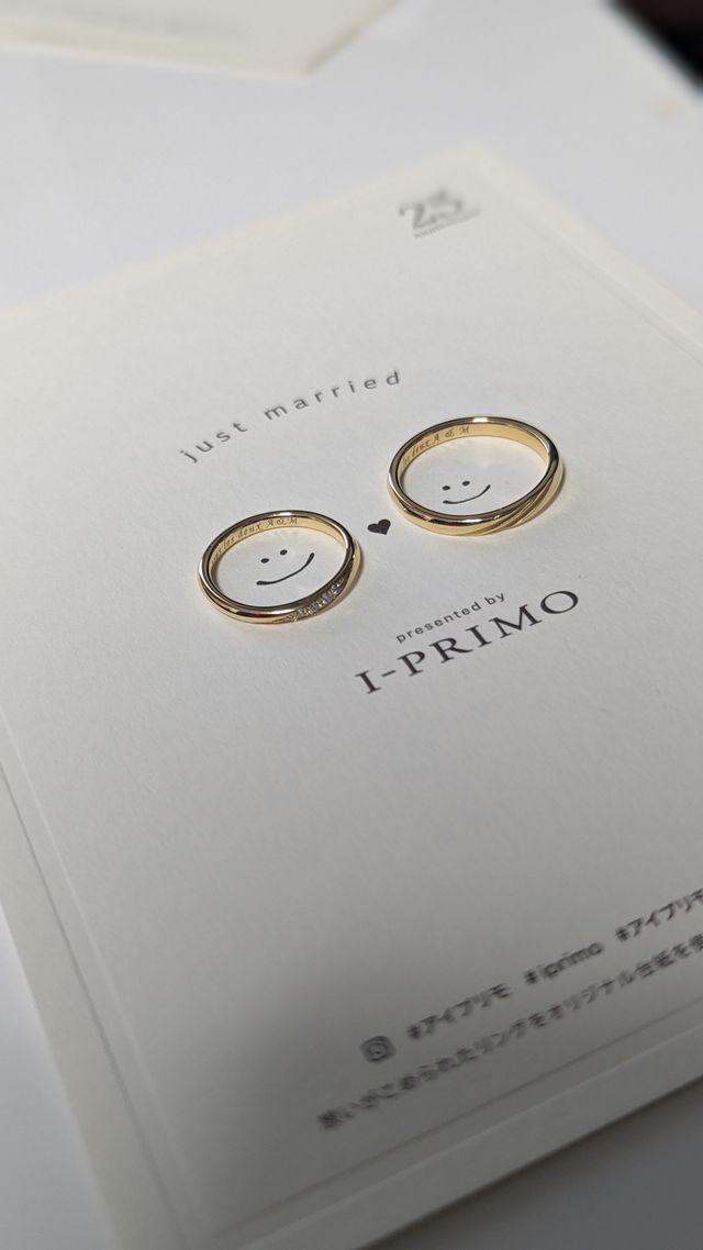 購入時に撮影用にもらった台紙の上での記念撮影