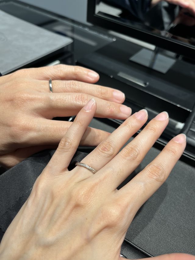 ゆるやかなウェーブ型の指輪です。