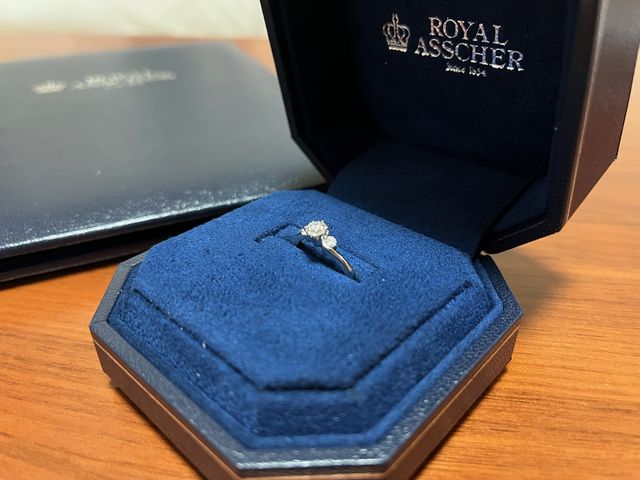 プロポーズしてもらって家に帰って記念に撮った写真です