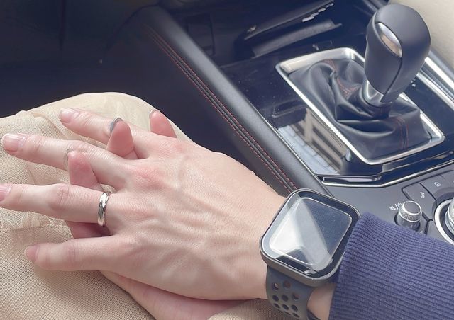 プラチナとピンクゴールドのデザインにしました。