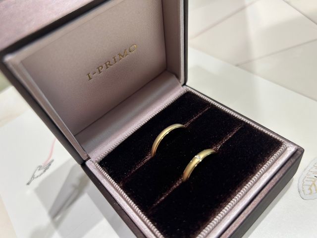 縁取りのゴールド